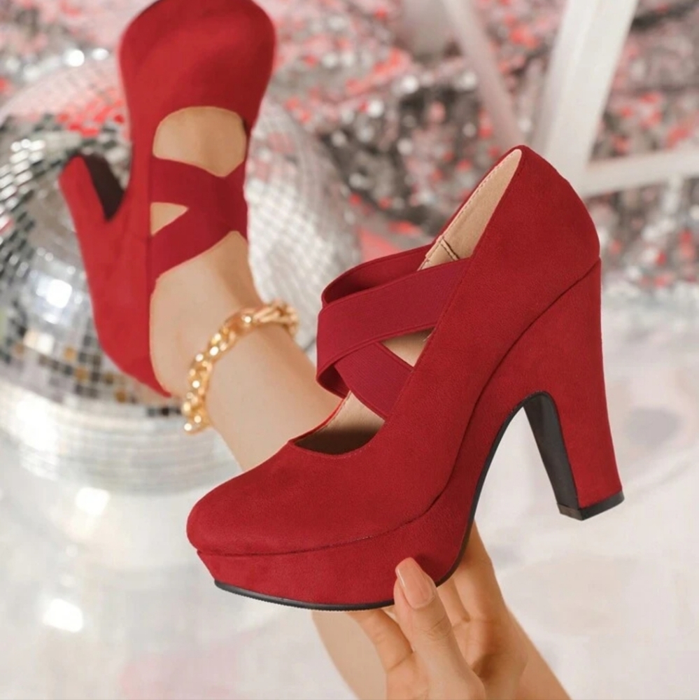 Red heels - Picture 3 of 3